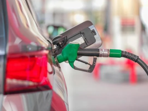Aumento en precios de gasolina en San Diego preocupa a conductores ante tensiones en Medio Oriente