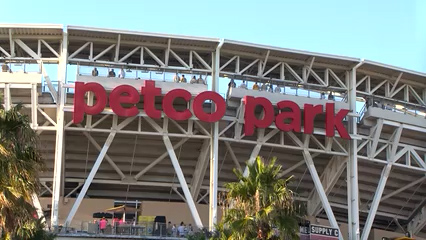 Dos hombres se declaran culpables por desviar millones en donaciones de Petco Park y Snapdragon Stadium