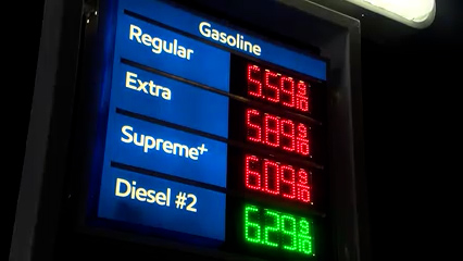 Precios de gasolina en San Diego alcanzan su nivel más alto desde abril pasado