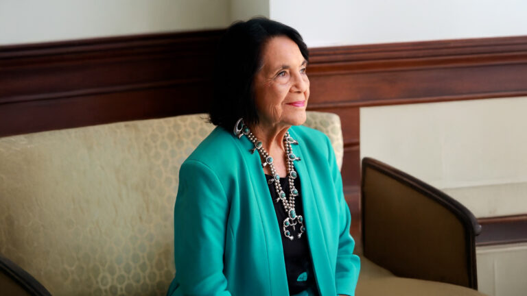 Dolores Huerta revela abusos sexuales sufridos por César Chávez y rompe su silencio