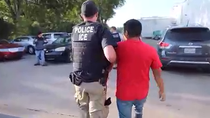 Escuelas de California prohíben ingreso de agentes migratorios sin orden judicial