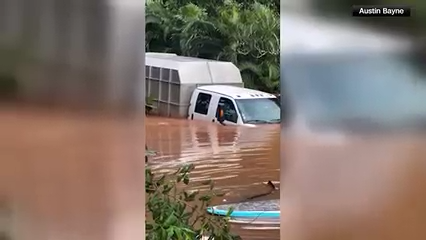 Inundaciones históricas en Hawái dejan cientos de personas rescatadas y miles evacuadas