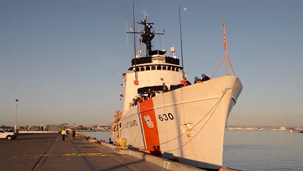 Guardia Costera detiene a 12 migrantes frente a la costa de San Diego