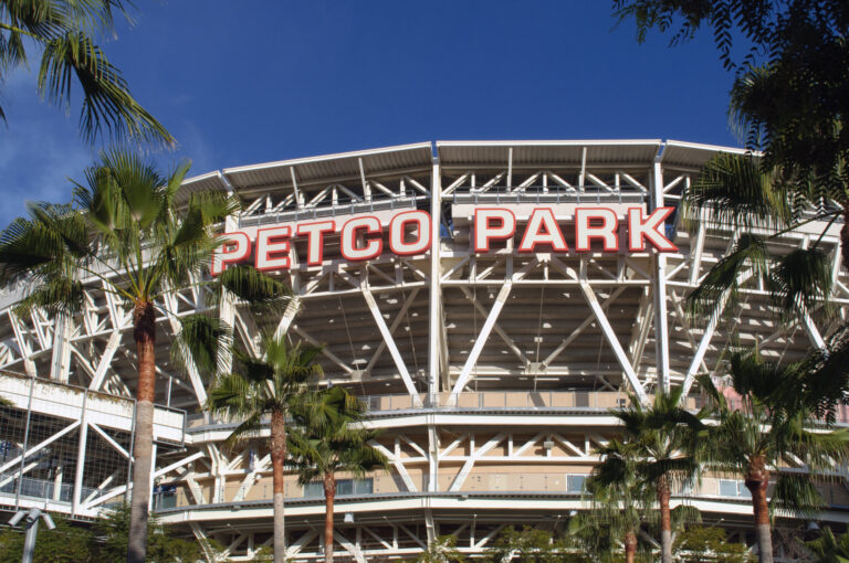 California demanda por fraude millonario ligado a eventos en Petco Park y Snapdragon Stadium