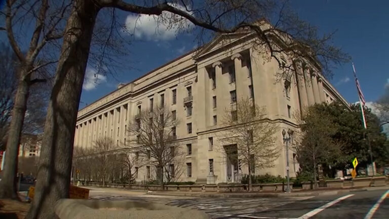 Departamento de Justicia admite error en justificación de arrestos migratorios en tribunales