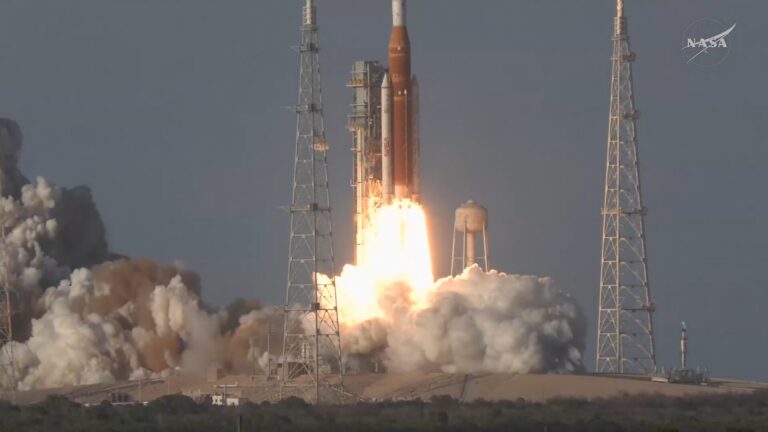 Artemis II despega con rumbo histórico hacia la Luna