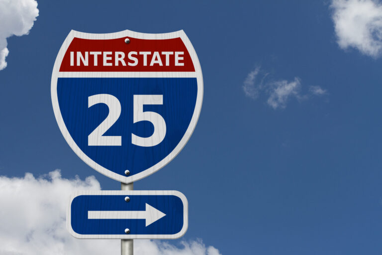 Cámaras de Velocidad en la I-25 Emiten Multas en Zonas de Construcción de Colorado
