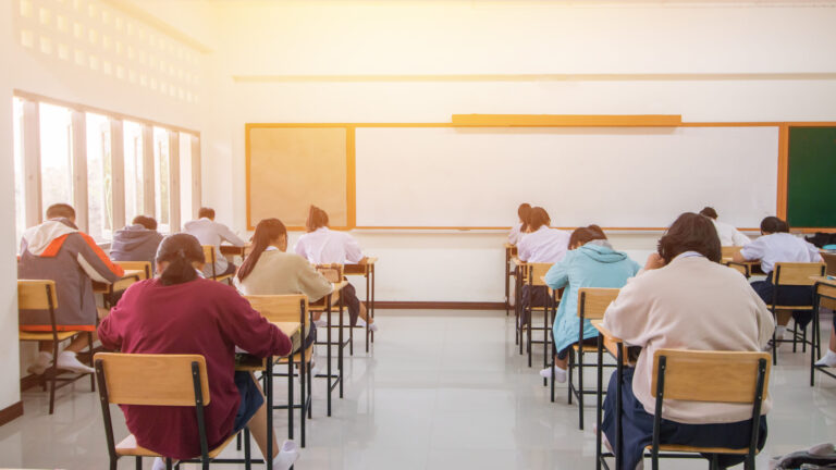 Departamento de Educación elimina protecciones para estudiantes transgénero en escuelas de California