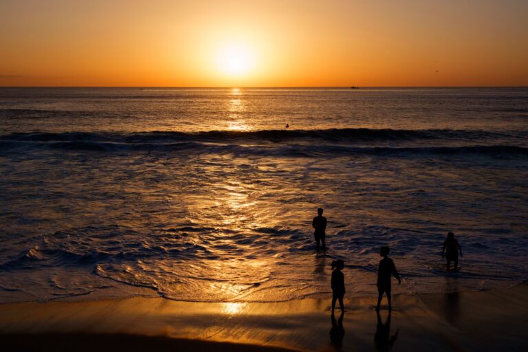 Calor inusual en invierno enciende alertas por posible “Súper El Niño” en San Diego