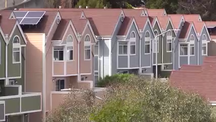 Programa ayuda a más de 100 residentes a comprar vivienda en San Diego