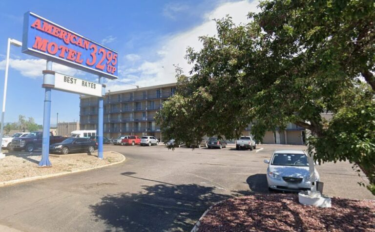 Demolición del Motel en Wheat Ridge: Un Ícono Marcado por la Historia y el Crimen