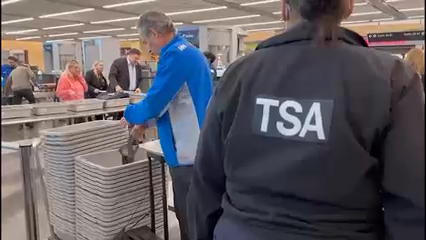 Proponen préstamos de emergencia para trabajadores de TSA en San Diego ante posibles cierres de gobierno