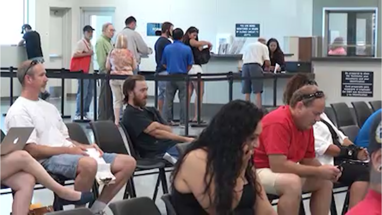 DMV exige nuevo examen escrito a miles de conductores en California