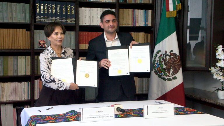 Consulado de México en San Diego y centro de apoyo firman acuerdo para ayudar a víctimas de violencia doméstica