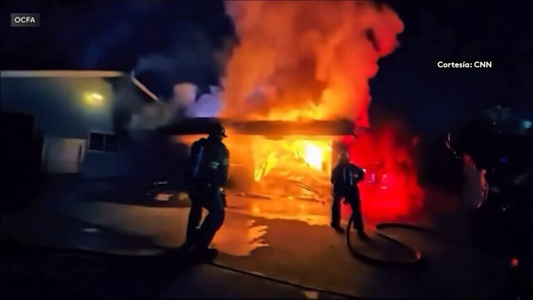 Perro héroe salva a familia de incendio en su hogar en el condado de Orange