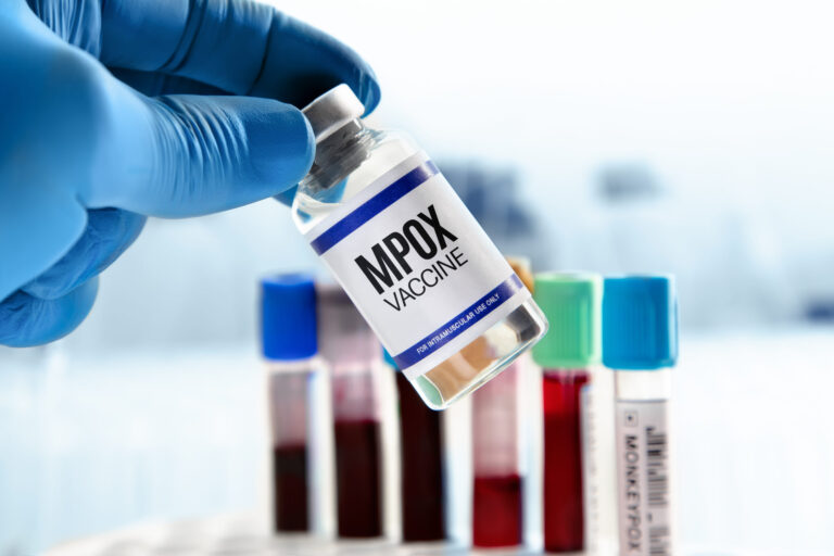 Alerta en California por aumento de casos de mpox; autoridades piden vacunarse