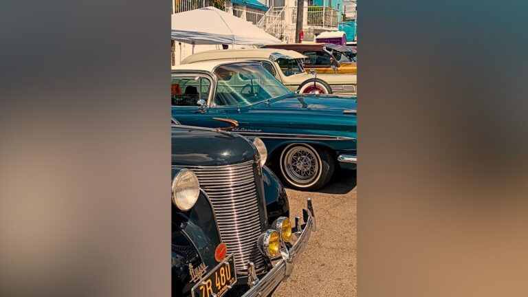 Exhibición de autos clásicos reúne a miles en festejo del Día del Niño en Tijuana