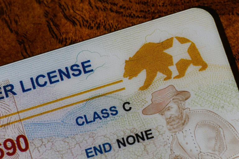 Polémica en California por posible intercambio de datos de licencias de conducir
