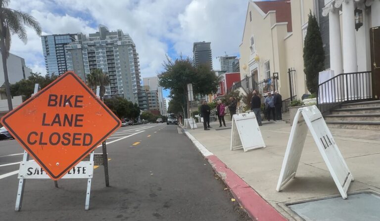 Líderes comunitarios expresan preocupaciones por ciclovía frente a iglesia en Little Italy