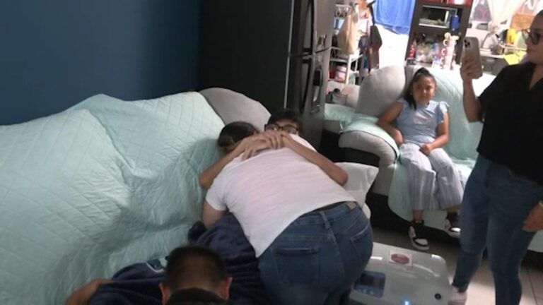 Joven con cáncer terminal logra reunirse con sus padres antes de morir
