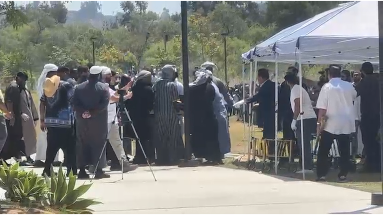 Despiden con plegarias a las víctimas del Centro Islámico en San Diego