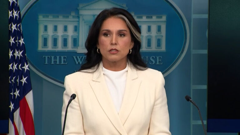 Tulsi Gabbard renuncia como directora de Inteligencia Nacional de EE.UU.