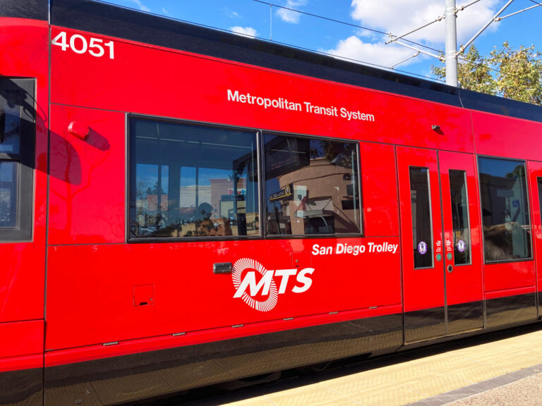 MTS ajustará su servicio este lunes por el Día de los Caídos y reforzará el transporte hacia eventos deportivos en San Diego