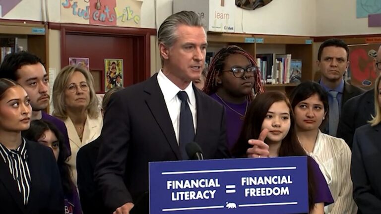 California enfrenta un cambio demográfico histórico con el crecimiento de su población adulta mayor