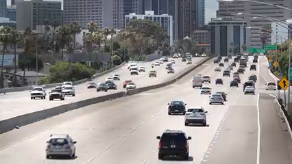 Choque frontal en la I-5 deja dos muertos cerca del aeropuerto de San Diego
