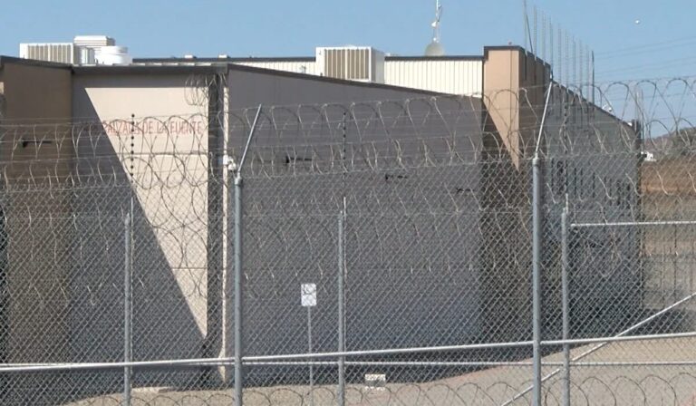 ICE busca ampliar su capacidad de detención con nuevos centros en todo el país