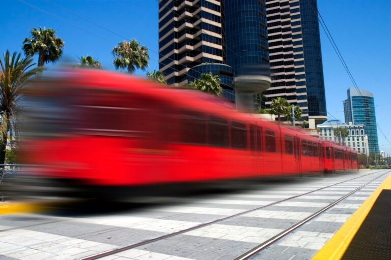 SANDAG busca opiniones del público para mejorar el transporte de comunidades dependientes del tránsito