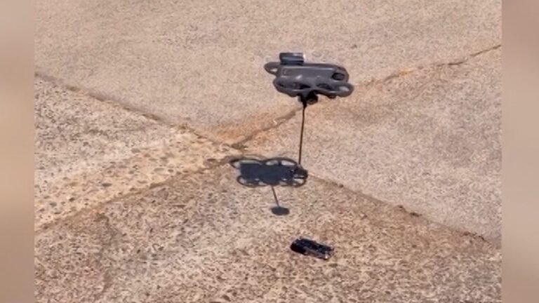 Dron con imán ayuda a desarmar a sospechoso armado durante operativo en California