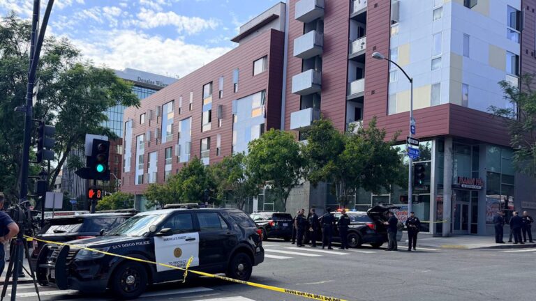 Sospechoso resulta herido tras enfrentamiento con policías en departamento incendiado en el centro de San Diego