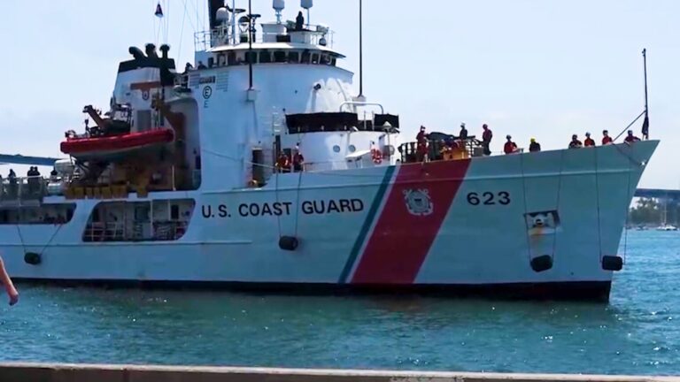 Guardia Costera intercepta embarcación con 26 personas frente a La Jolla