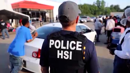 Fiscales generales, liderados por California, piden a ICE revertir cambios en el reporte de muertes de detenidos