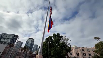 Condado de San Diego da inicio al Mes del Orgullo con izamiento de la bandera LGBTQ+