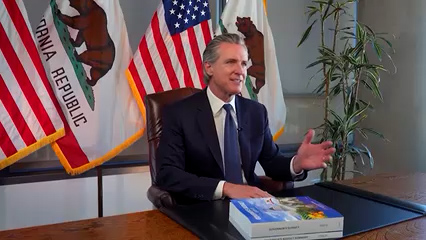 Gobernador Newsom firma presupuesto estatal de $352 mil millones para California
