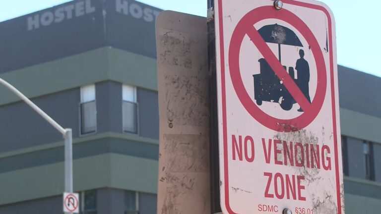 Fallo judicial limita la aplicación de la ordenanza sobre vendedores ambulantes en San Diego