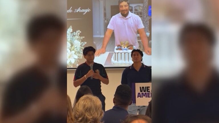 Familiares recuerdan a Lorenzo Salgado durante vigilia en Houston