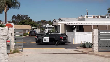 Policía responde a reporte de persona con armas en Carlsbad