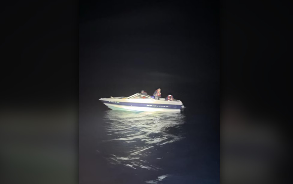 Guardia Costera intercepta embarcación con cinco presuntos migrantes frente a Point Loma