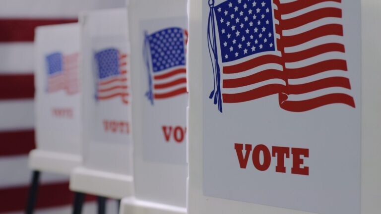Condado de San Diego envía información electoral a más de dos millones de votantes