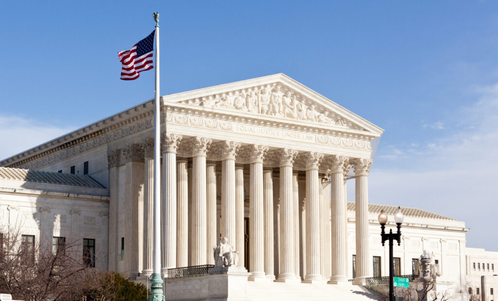 Corte Suprema de California limita uso de vacaciones acumuladas para aumentar pensiones