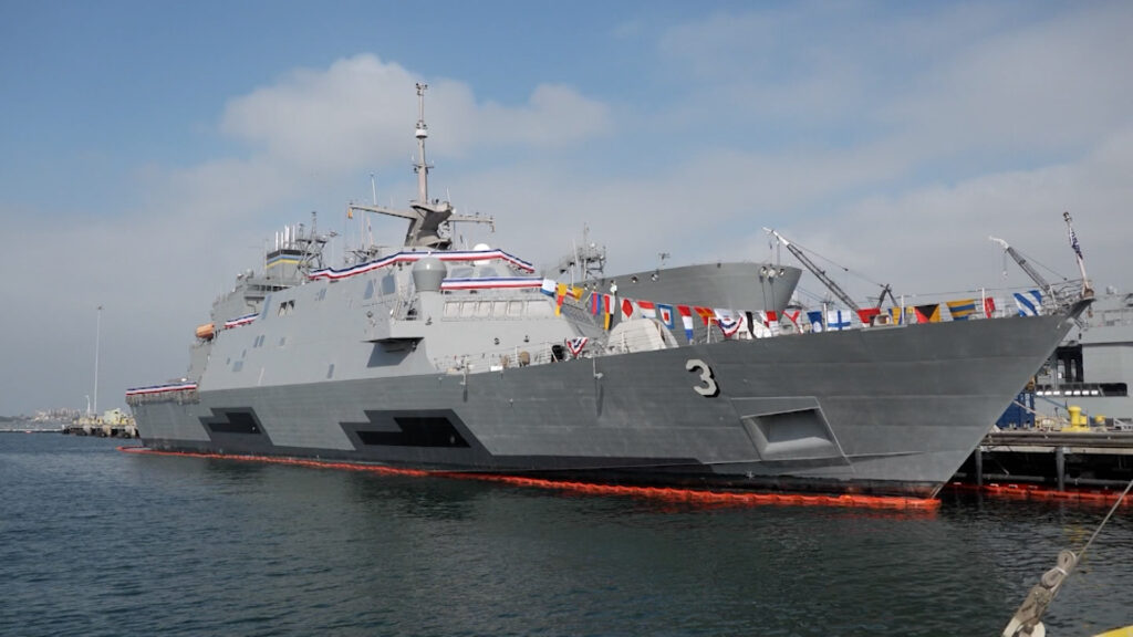 El buque USS Fort Worth se despide de la Armada de Estados Unidos tras 14 años de servicio en San Diego