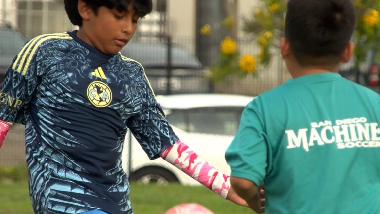 Liga de fútbol abre oportunidades para jóvenes de Barrio Logan