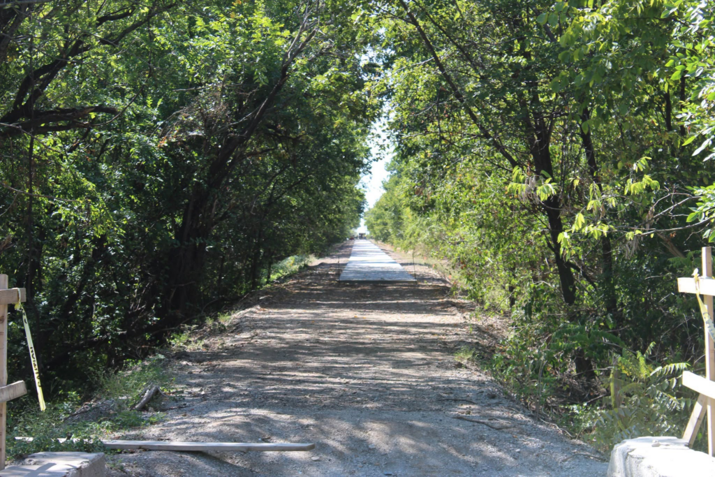 GALERÍA: Redbud Path avanza con 3.5 millas de nueva ruta y un puente peatonal