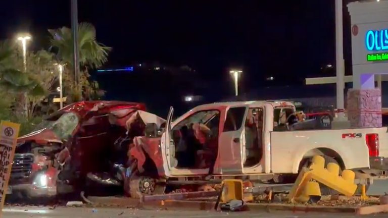 Identifican a las tres personas que murieron tras fuerte accidente entre dos vehículos en El Paso