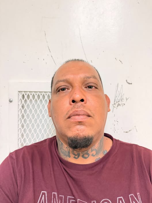 Arrestan a conductor por DWI y manipulación de evidencia en Edcouch