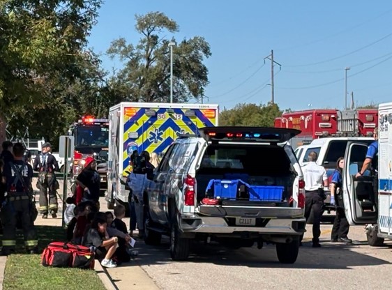 Evacúan escuela de Wichita tras olor a anticongelante; 28 personas fueron evaluadas
