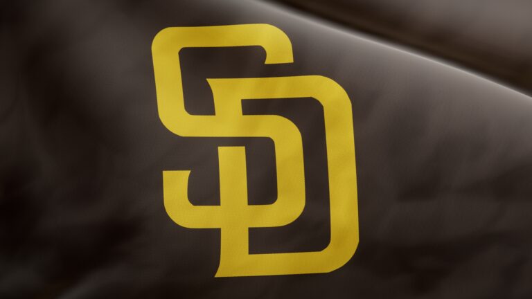 Padres vencen a Brewers y buscan empatar la serie hoy en Petco Park